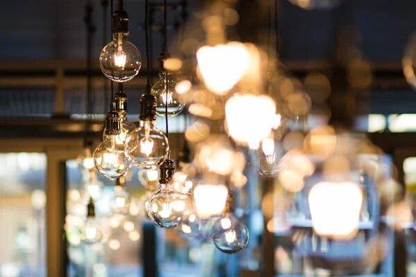 Luminaires et suspensions installés